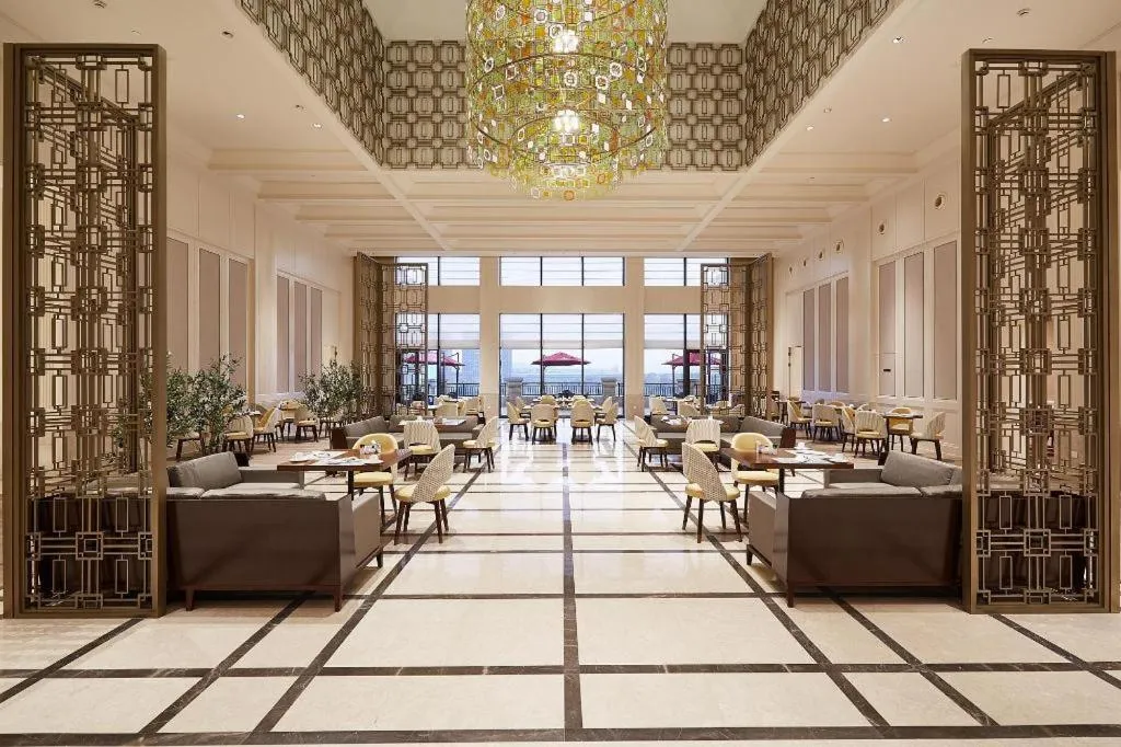 Donghai Xianhucheng Huanglong Hotel