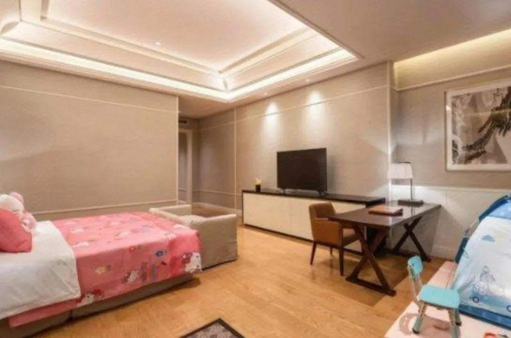 Bed in Donghai Xianhucheng Huanglong Hotel