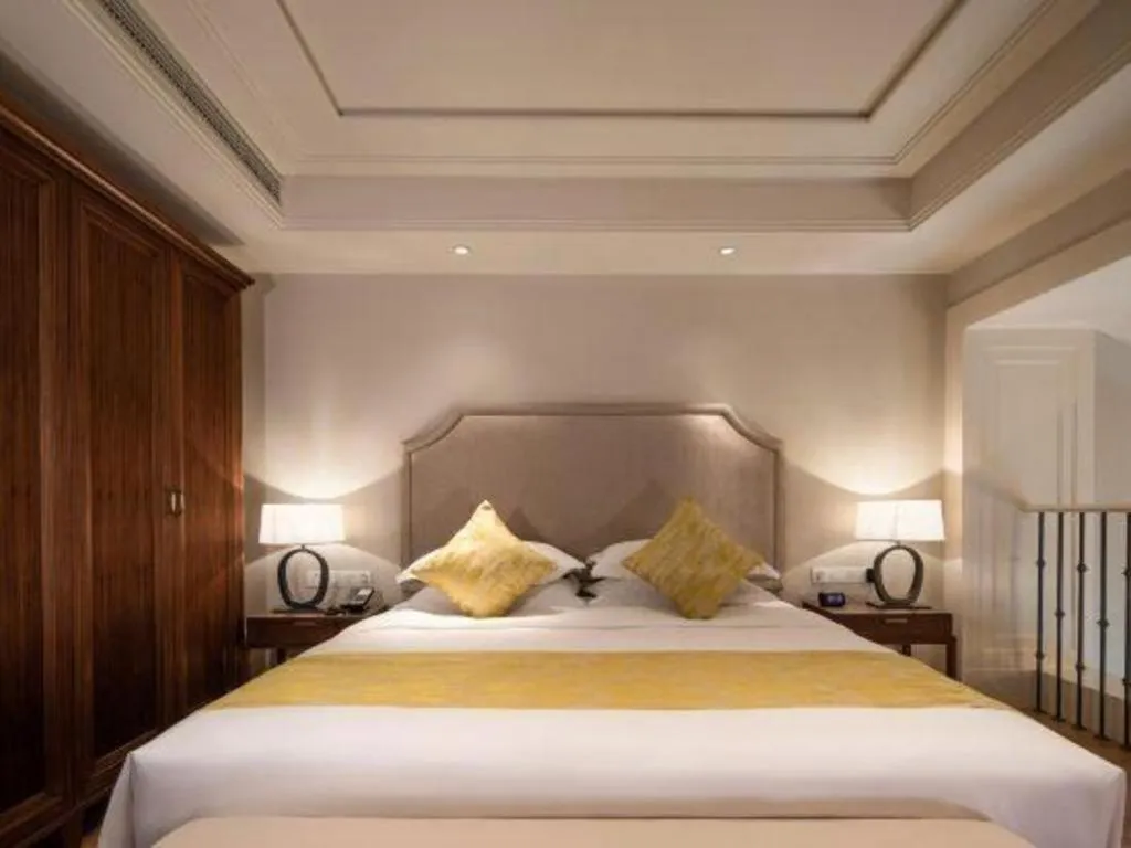 Bed in Donghai Xianhucheng Huanglong Hotel