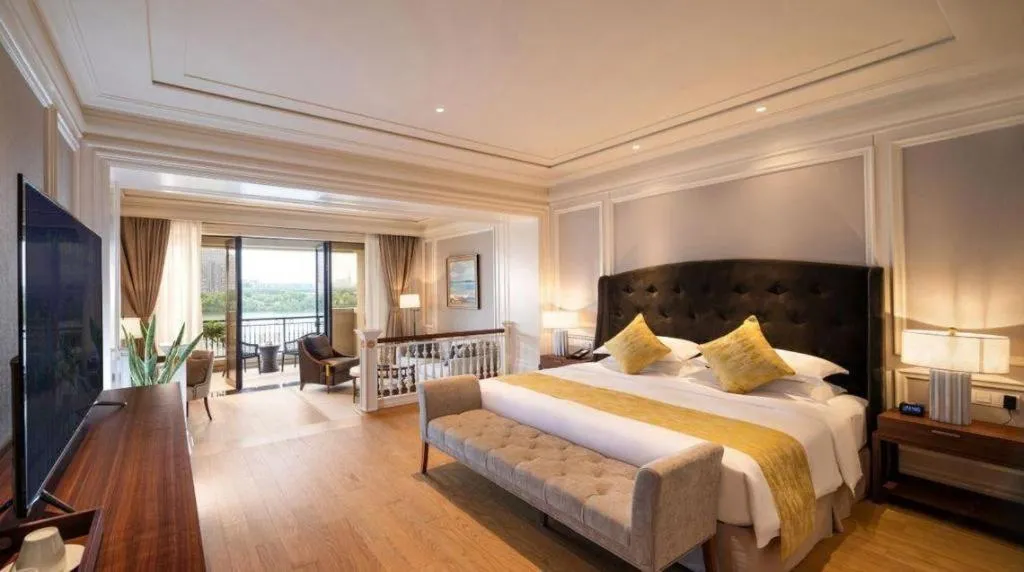 Bed in Donghai Xianhucheng Huanglong Hotel