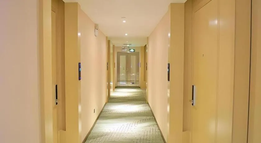 Lavande Hotels·Guangzhou Jiahe Wanggang Metro Station