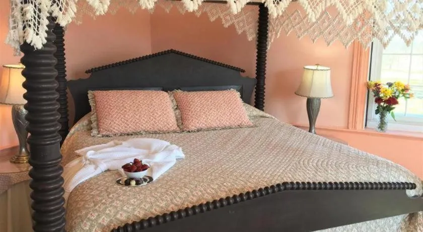 Bed in Smithfield Farm B&B