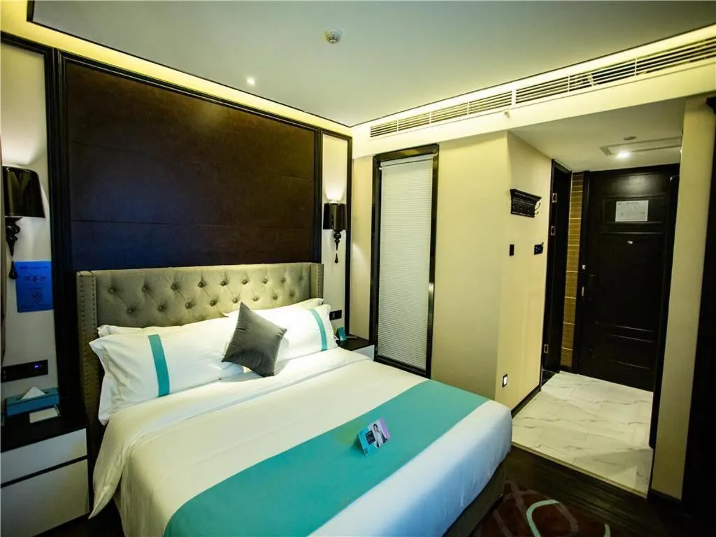 Bed in Xana Hotelle Lhasa Potala Palace Beijing Middle Road