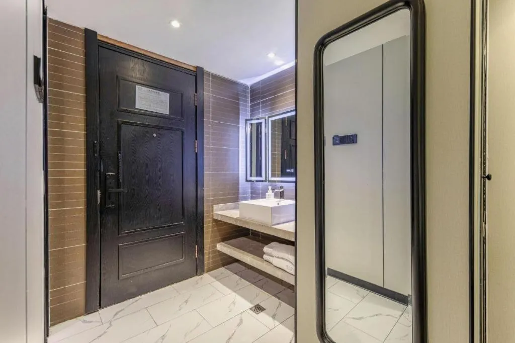 Bed in Xana Hotelle Lhasa Potala Palace Beijing Middle Road