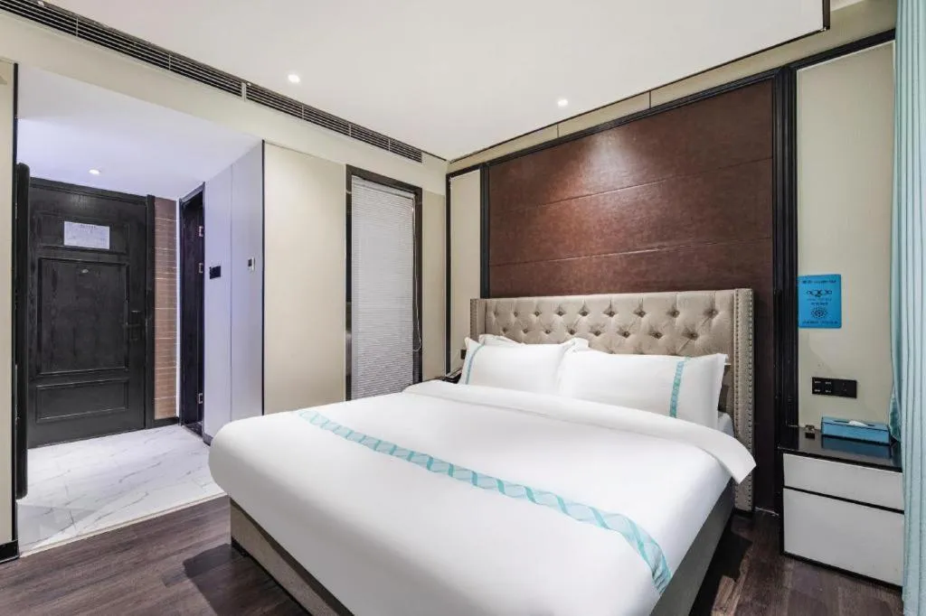 Bed in Xana Hotelle Lhasa Potala Palace Beijing Middle Road