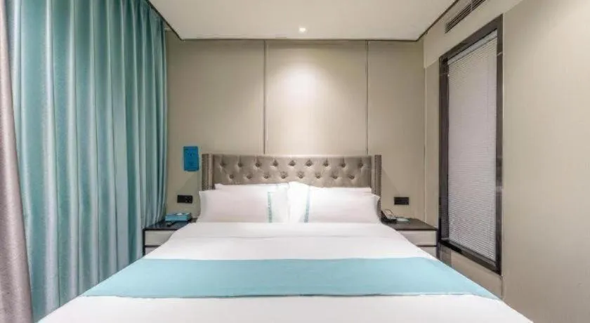 Bed in Xana Hotelle Lhasa Potala Palace Beijing Middle Road