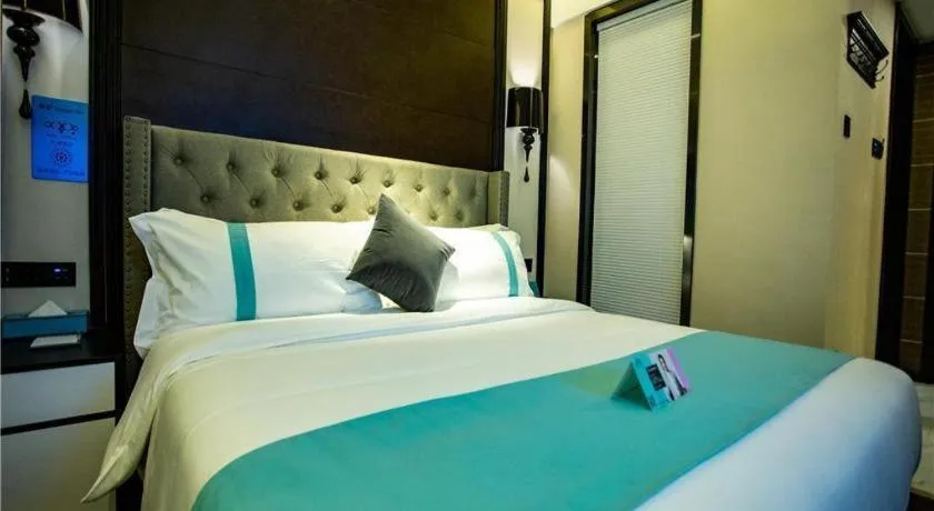 Bed in Xana Hotelle Lhasa Potala Palace Beijing Middle Road