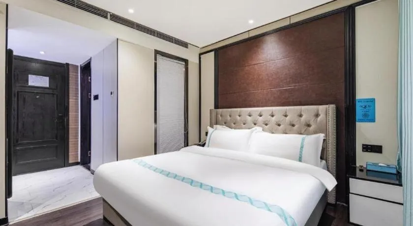 Bed in Xana Hotelle Lhasa Potala Palace Beijing Middle Road