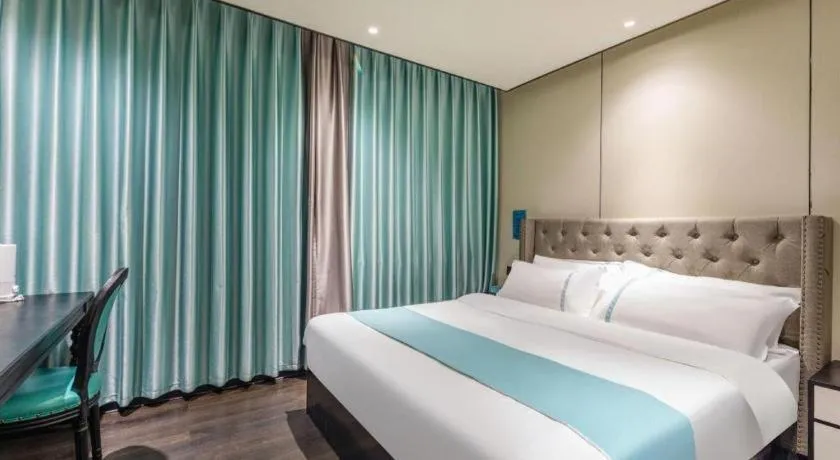 Bed in Xana Hotelle Lhasa Potala Palace Beijing Middle Road