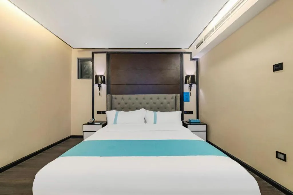 Bed in Xana Hotelle Lhasa Potala Palace Beijing Middle Road