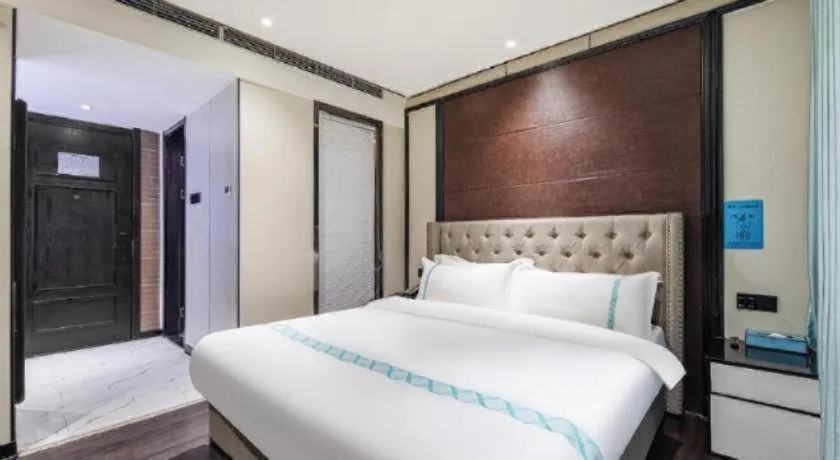 Bed in Xana Hotelle Lhasa Potala Palace Beijing Middle Road