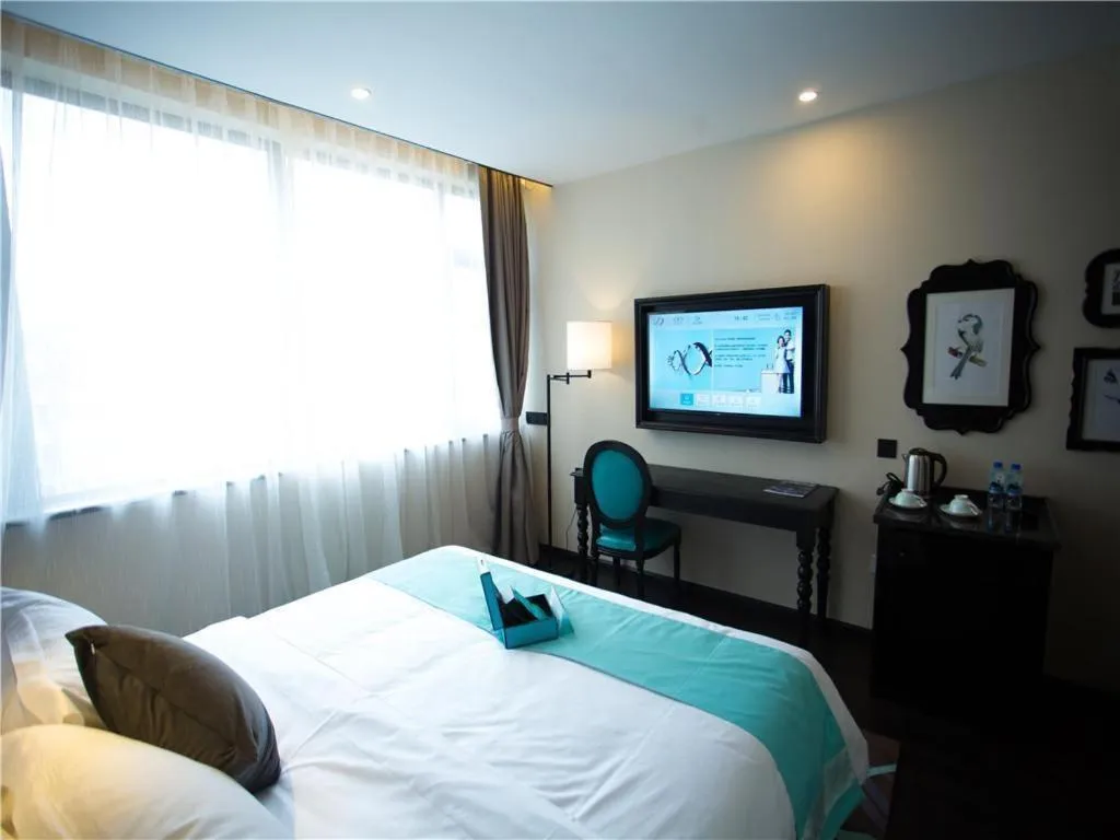 Bed in Xana Hotelle Lhasa Potala Palace Beijing Middle Road