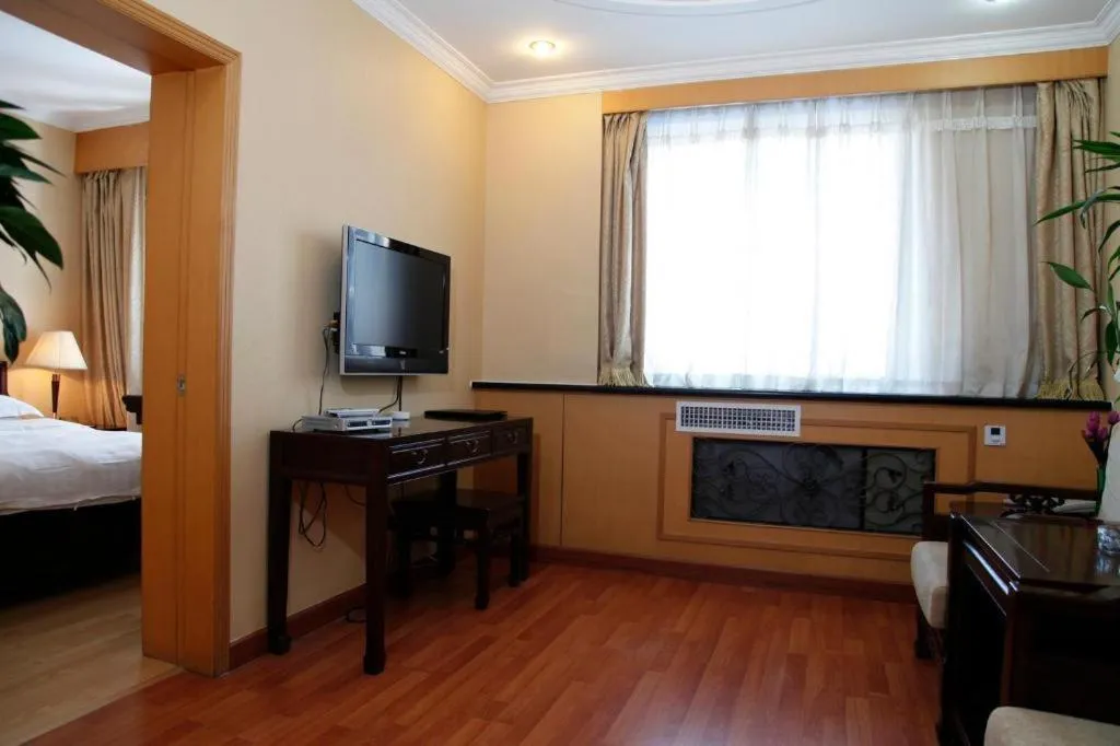 Bed in Hujialou Hot Spring Hotel