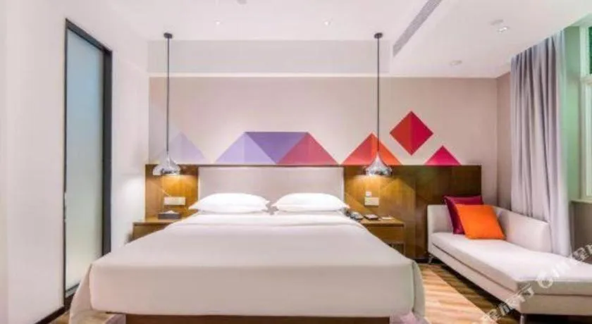 Bed in Borrman Hotel Nanning Railway Station