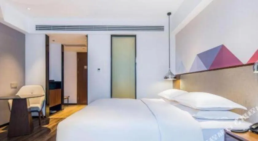 Bed in Borrman Hotel Nanning Railway Station