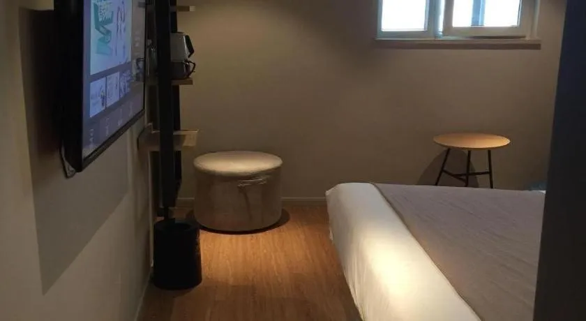 YUNIK-Shanghai Zhongshan Park Yan'an Xi Road