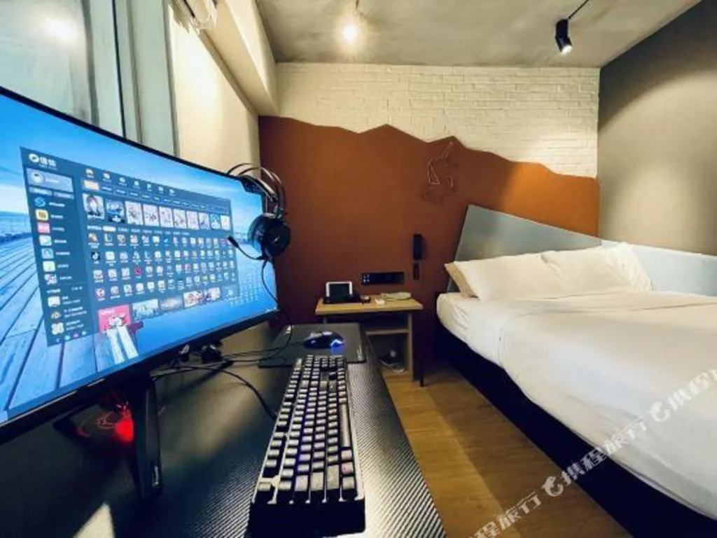 Bed in YUNIK-Shanghai Zhongshan Park Yan'an Xi Road