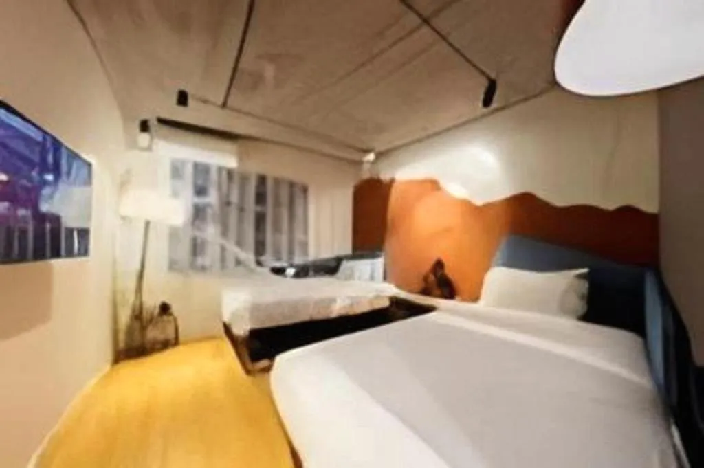 Bed in YUNIK-Shanghai Zhongshan Park Yan'an Xi Road