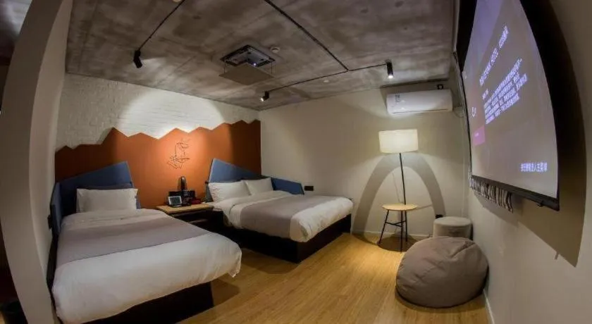 Bed in YUNIK-Shanghai Zhongshan Park Yan'an Xi Road