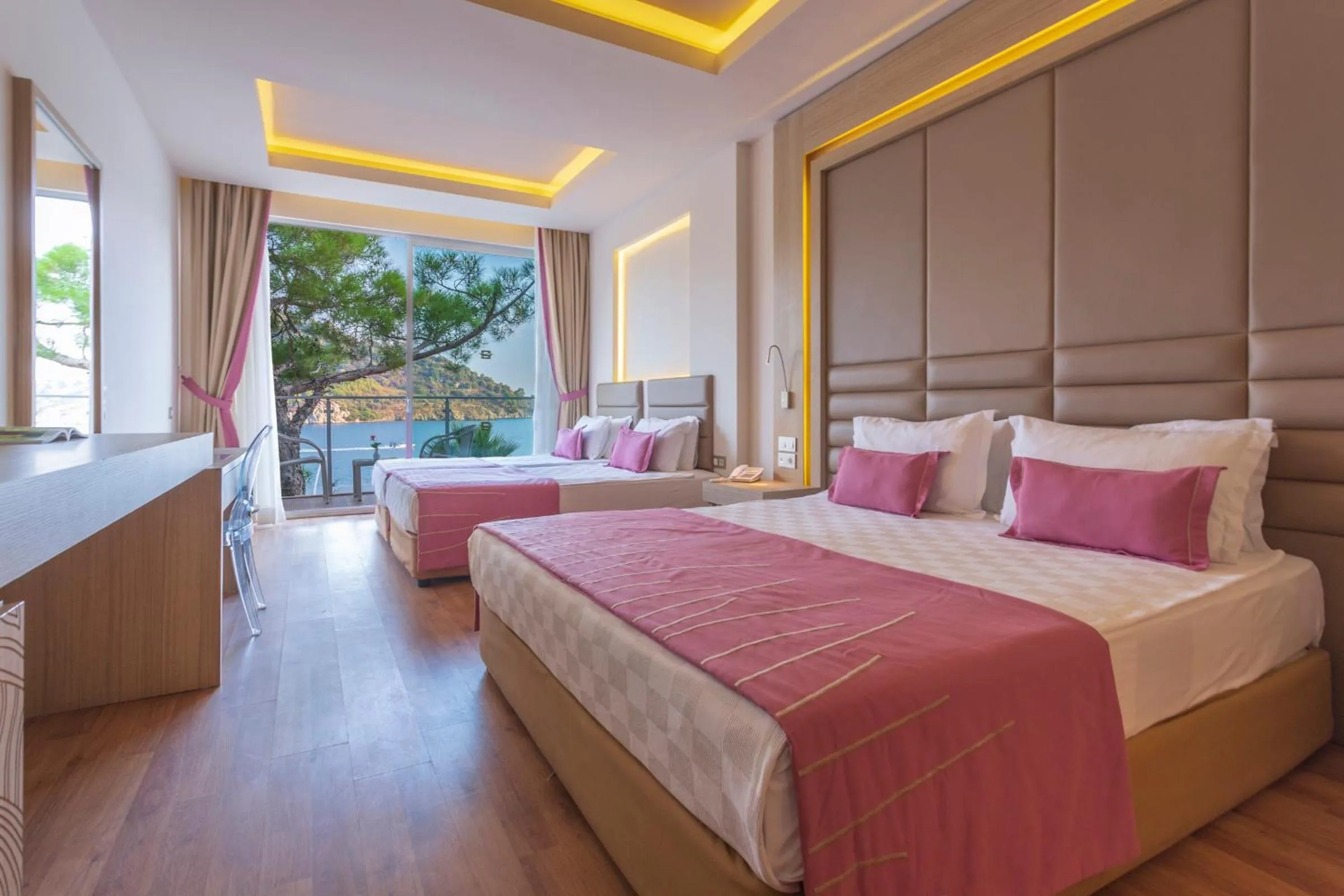 Photo of the whole room, Bed in Orka Lotus Beach