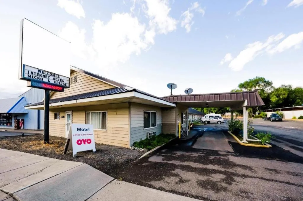 OYO Riverside Inn John Day OR