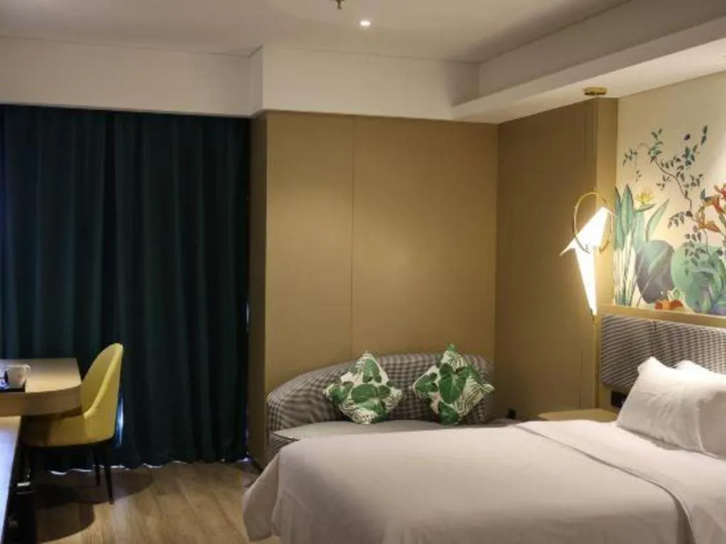 Bed in mango crystal hotel