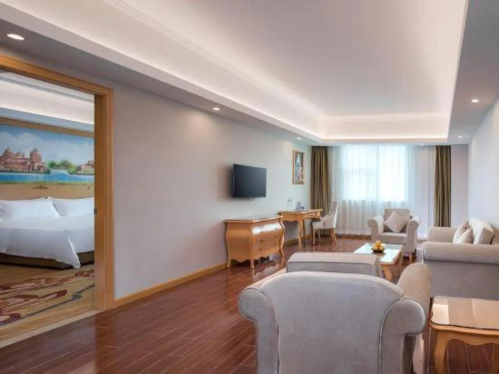 Vienna Hotel Guangdong Huizhou Lilin North Railway Station