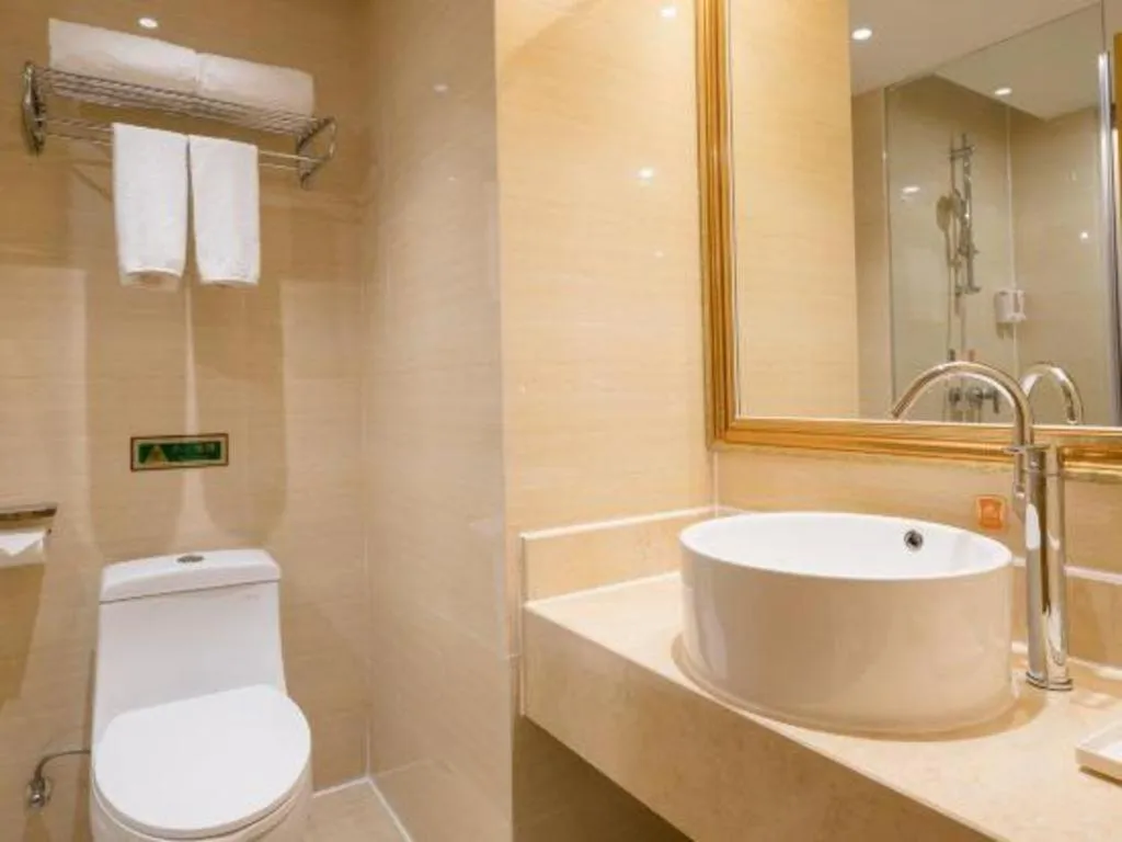 Vienna Hotel Guangdong Huizhou Lilin North Railway Station