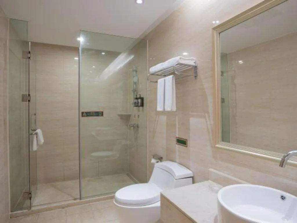 Vienna Hotel Guangdong Huizhou Lilin North Railway Station