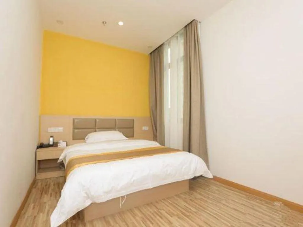 Bed in Shell Shanghai Jiading Nanxiang Town Minzhu Street Hotel