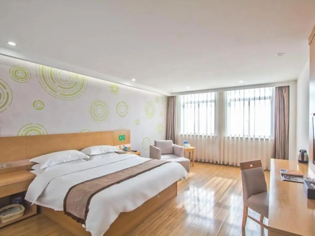 Bed in GreenTree Inn Tongxiang Chongfuzhen World Fur Center Branch