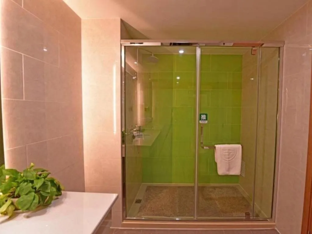 GreenTree Inn Tongxiang Chongfuzhen World Fur Center Branch