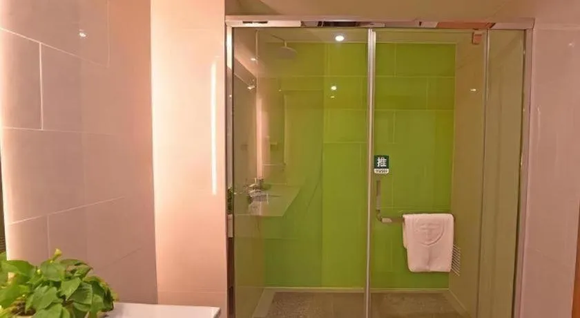 GreenTree Inn Tongxiang Chongfuzhen World Fur Center Branch