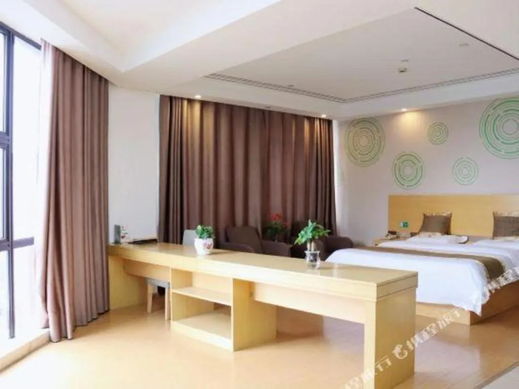 Bed in GreenTree Inn Shanghai Fengxian District Xiaotang Metro Station