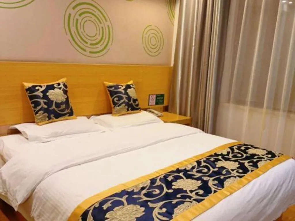 Bed in GreenTree Inn Shanghai Fengxian District Xiaotang Metro Station