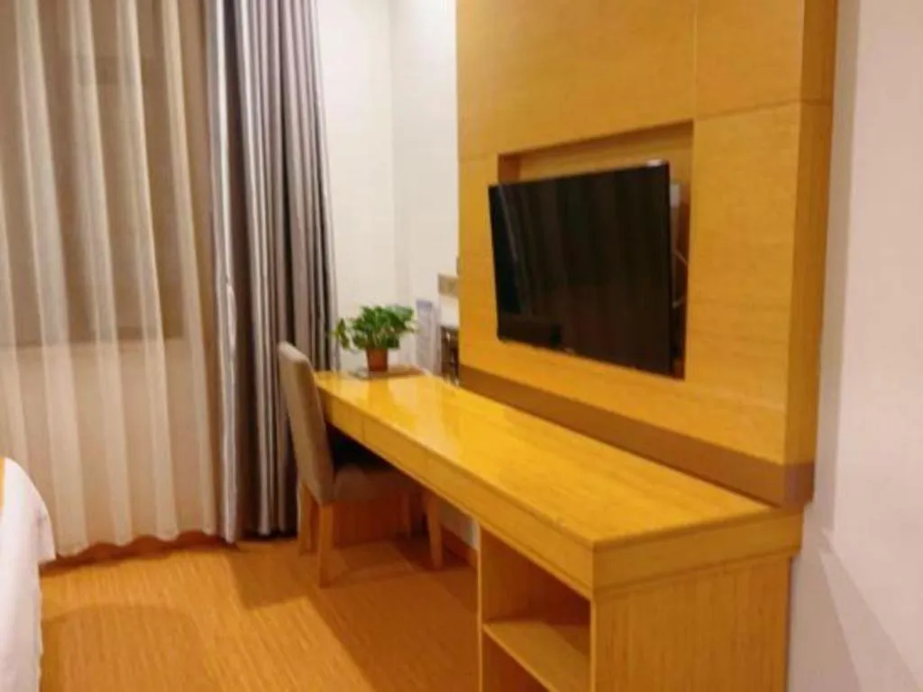 Bed in GreenTree Inn Shanghai Fengxian District Xiaotang Metro Station