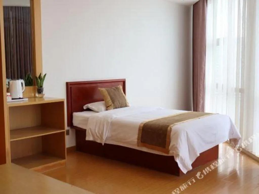 Bed in GreenTree Inn Shanghai Fengxian District Xiaotang Metro Station