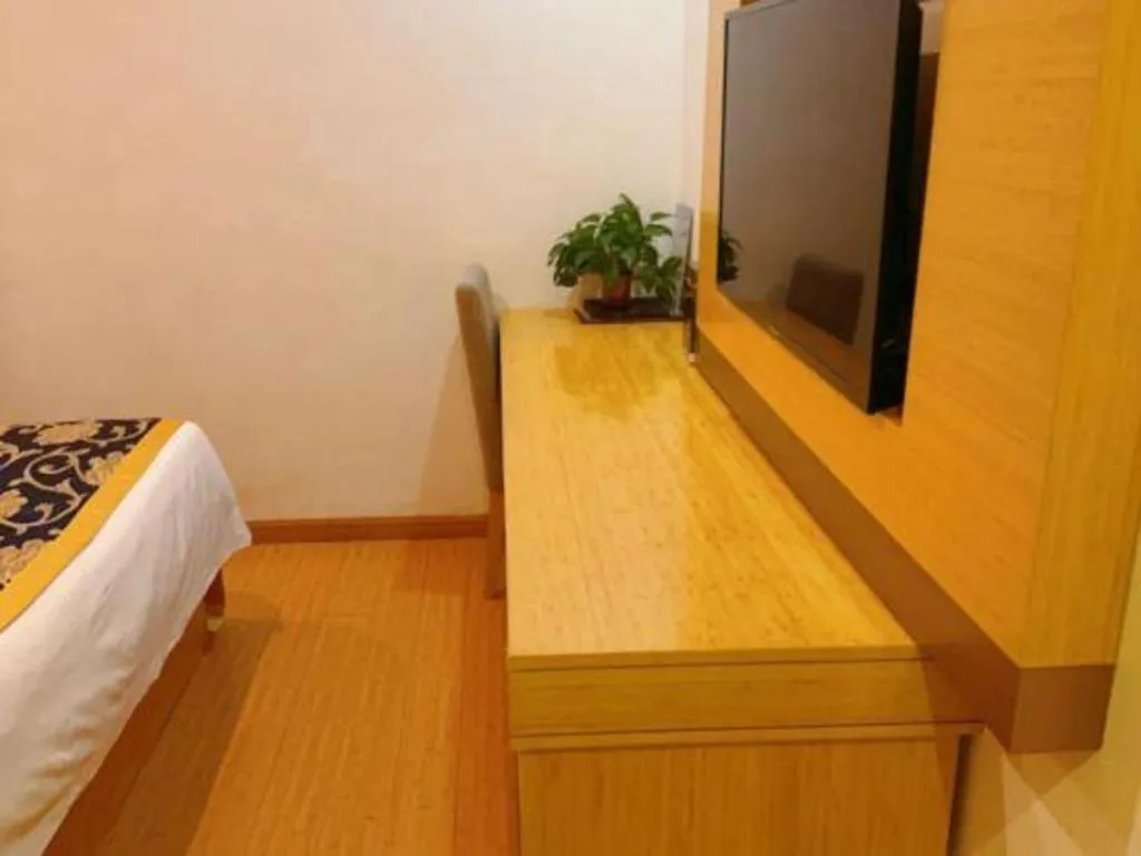 Bed in GreenTree Inn Shanghai Fengxian District Xiaotang Metro Station