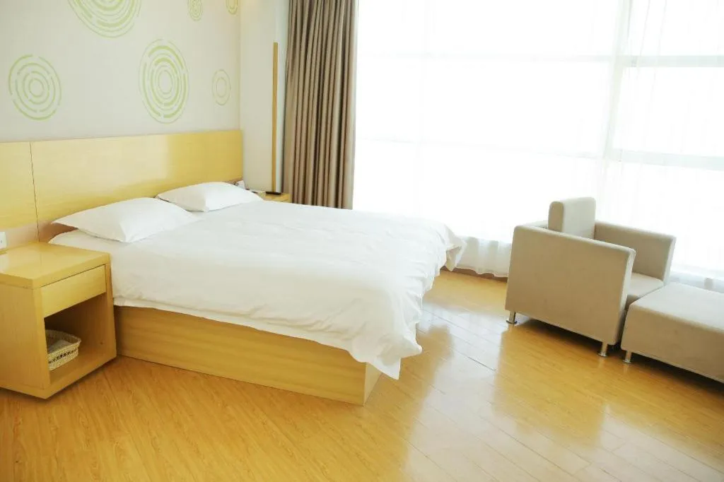 Bed in GreenTree Inn Binzhou Bus Station