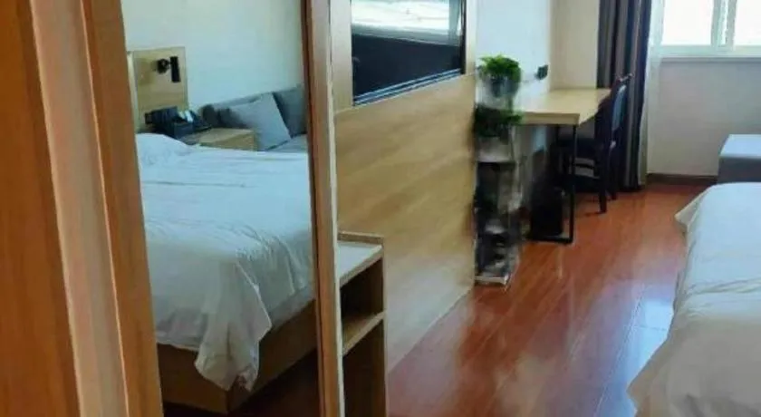 Bed in GreenTree Inn Binzhou Bus Station