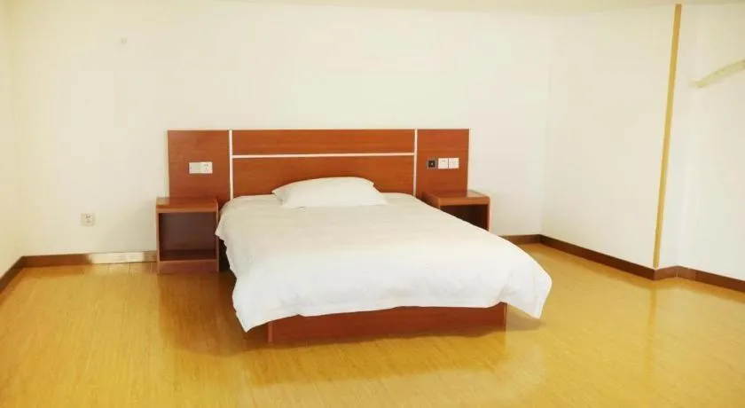 Bed in GreenTree Inn Binzhou Bus Station