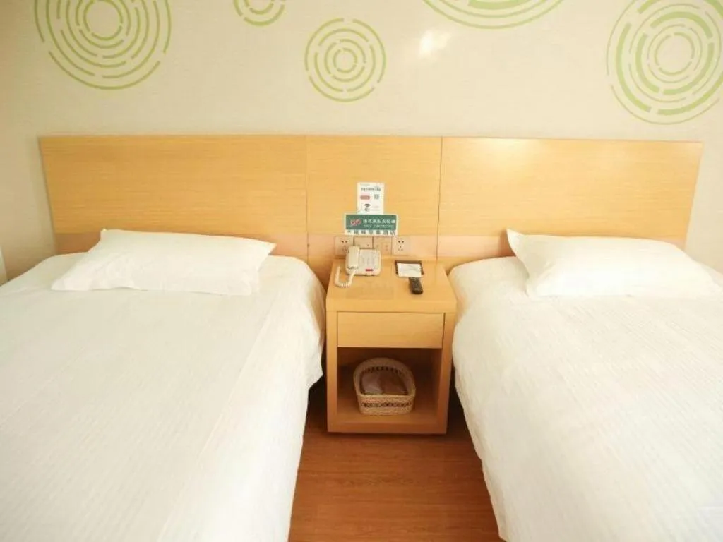 Bed in GreenTree Inn Binzhou Bus Station