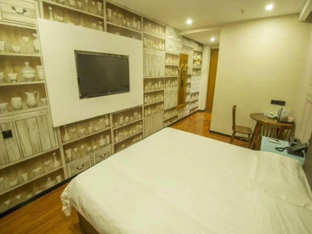 Bed in GreenTree Inn Binzhou Bus Station