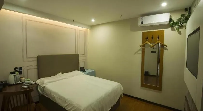 Bed in GreenTree Inn Binzhou Bus Station