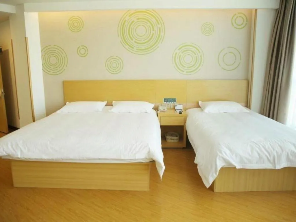 Bed in GreenTree Inn Binzhou Bus Station