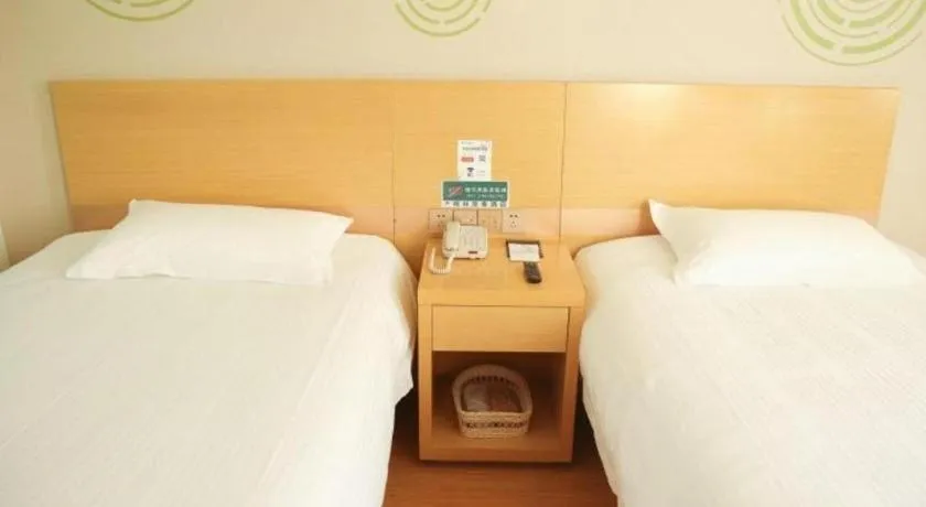 Bed in GreenTree Inn Binzhou Bus Station