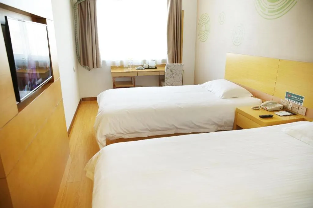 Bed in GreenTree Inn Binzhou Bus Station