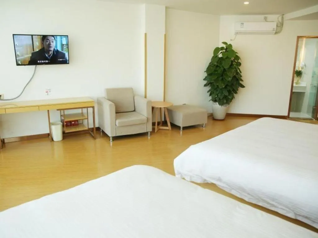 Bed in GreenTree Inn Binzhou Bus Station