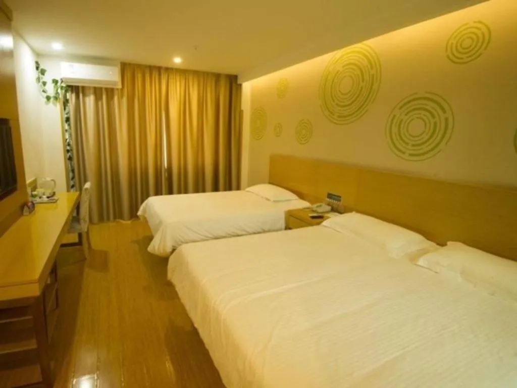 Bed in GreenTree Inn Binzhou Bus Station