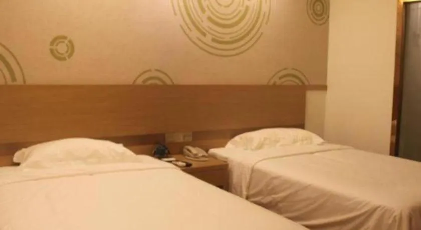 Bed in GreenTree Inn Jingjiang Xieqiao Town Xinhua Road